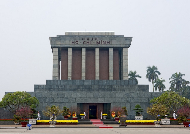 Vé máy bay đi Hà Nội - Thăm Lăng Chủ tịch Hồ Chí Minh