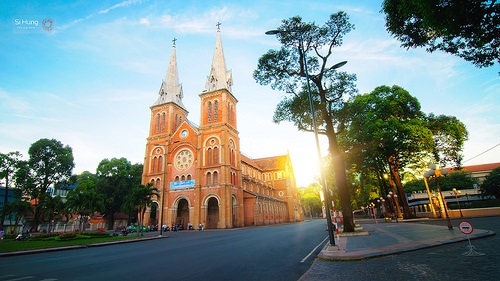 Vé máy bay đi Sài Gòn - Nhà thờ Đức Bà
